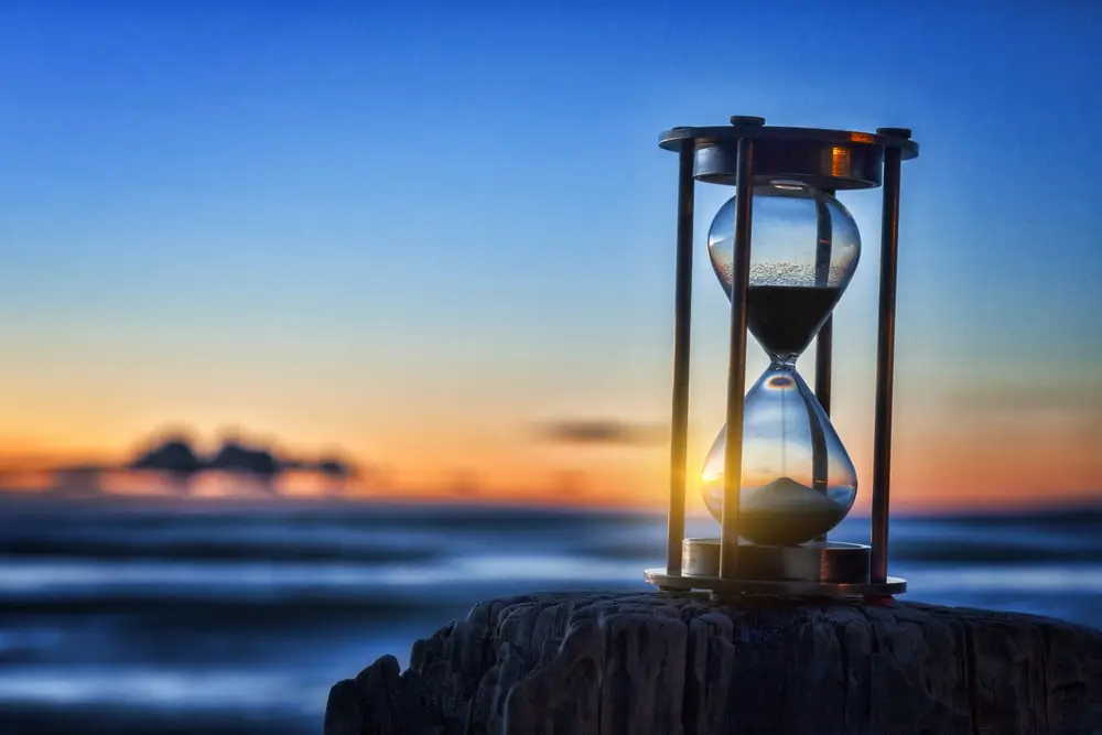 Hourglass running saving time